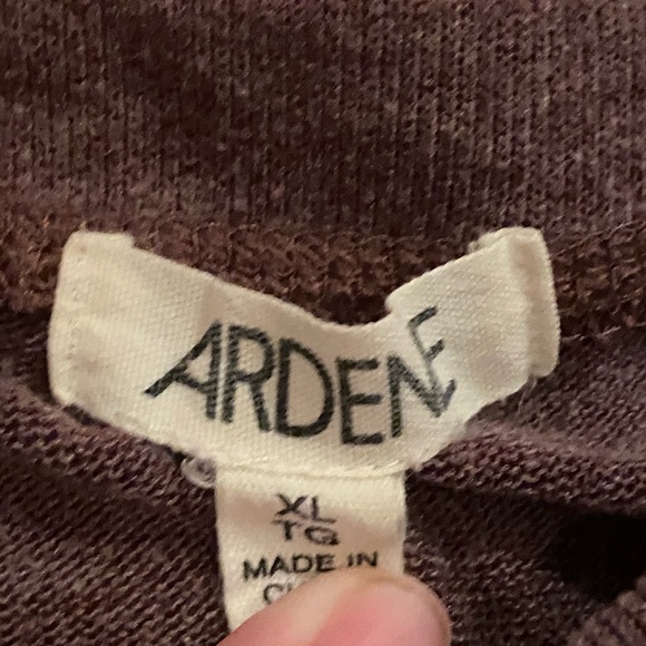 Long sleeve maroon top form Ardene - Picture 2 of 2
